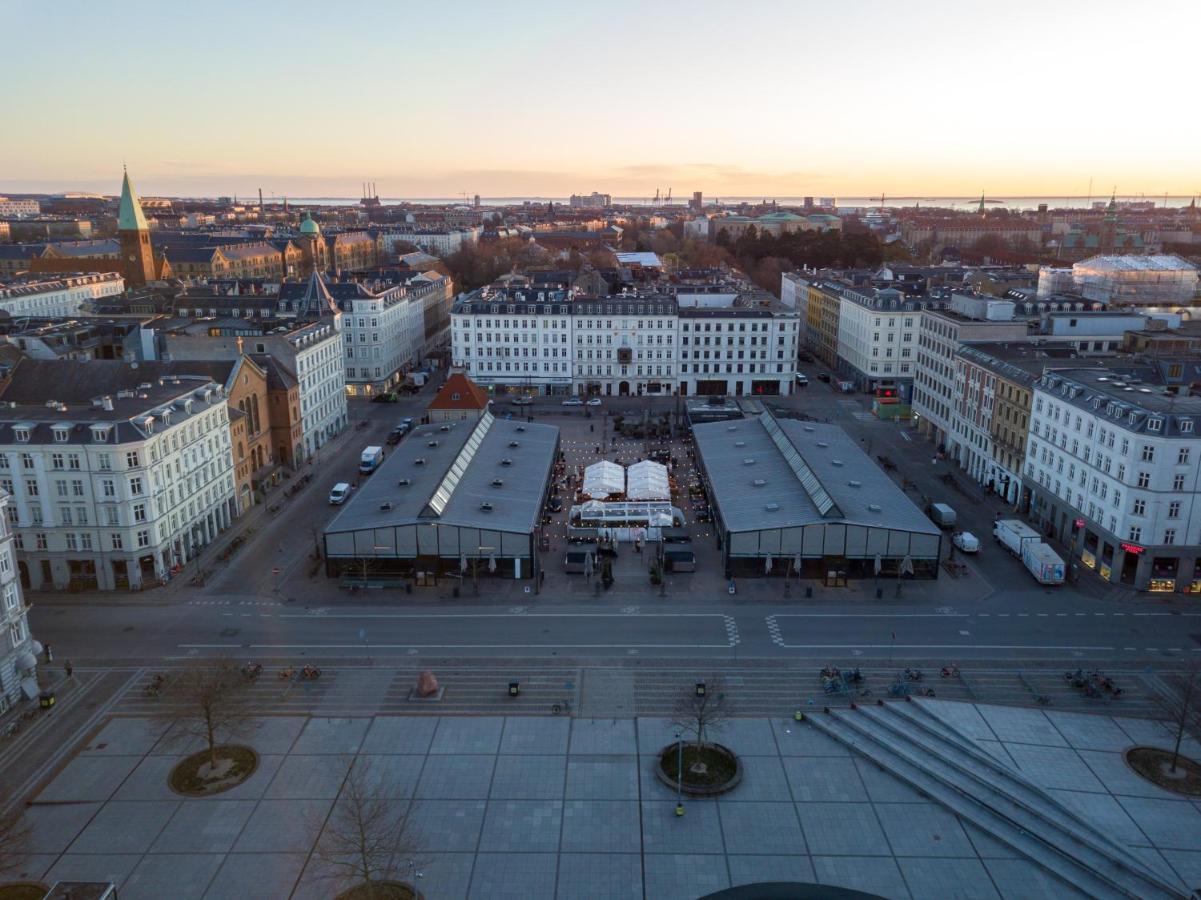 Luxury Penthouse - Private Balcony - Heart Of Apartment